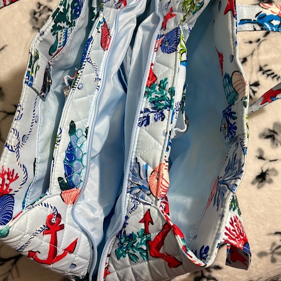 Vera Bradley - Picture 4 of 4